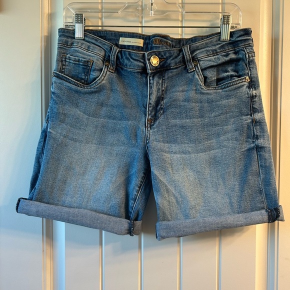 Kut from the Kloth Catherine Boyfriend shorts - Picture 5 of 8